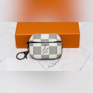 DESIGNER AIRPOD PRO GENERATION 3 PROTECTIVE CASE W/KEYRING